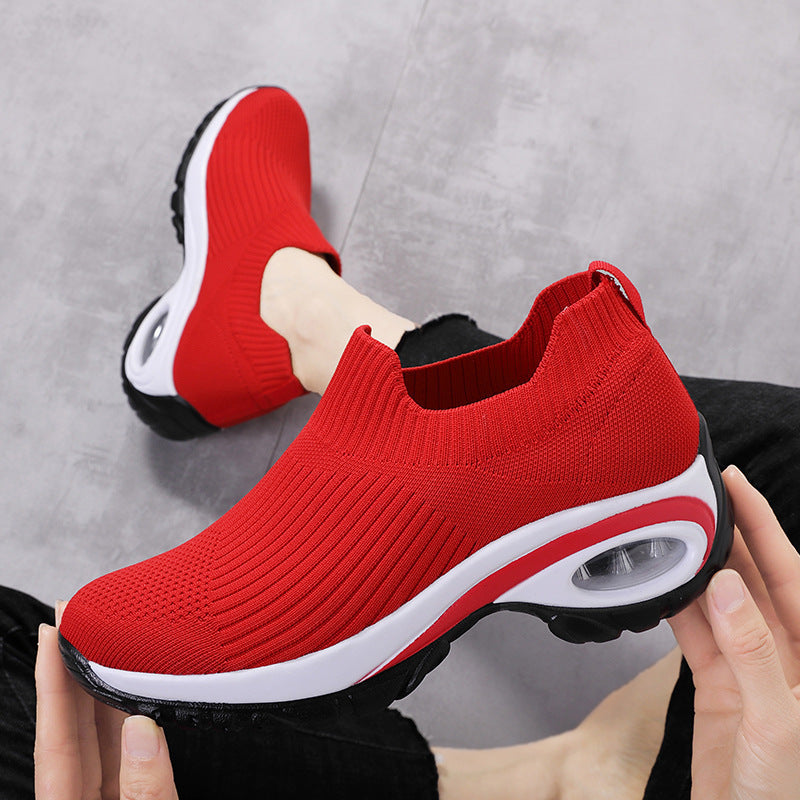  Every step feels like walking on clouds – all-day comfort guaranteed.