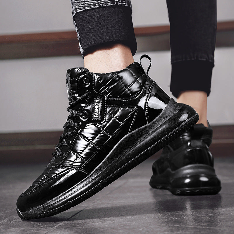   
Maximum warmth, moisture resistance, and comfort—your go-to sneaker for winter wear.